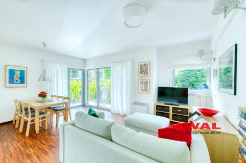 Uroczy apartament z dużym tarasem Jurata