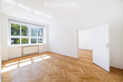przy Baltic Plaza 3/4 gabinety winda