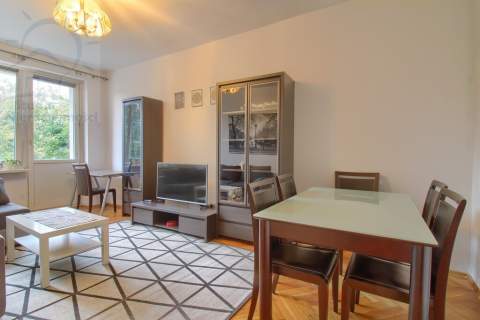 2 przestronne pokoje, balkon, I piętro