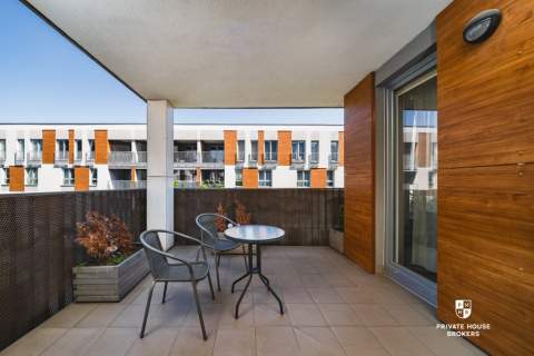 3 pokoje duży balkon miejsce postojowe