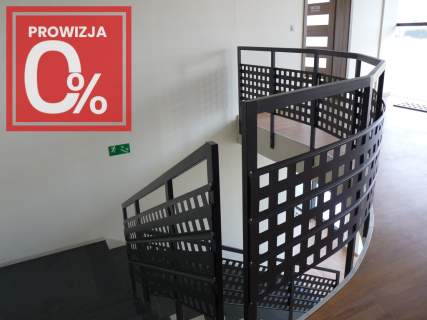 Nowoczesna hala z biurowcem w Zakliczynie