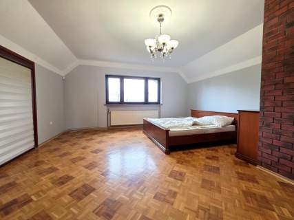Klimatyczny dom z zimową oranżerią