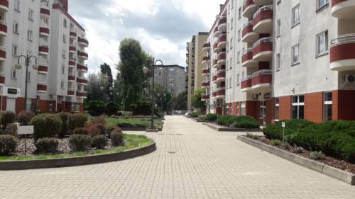 Bezpośr. Warszawa Gocław Abrahama 43m2 1 pokój kuchnia garaż