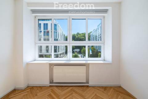 przy Baltic Plaza 3/4 gabinety winda