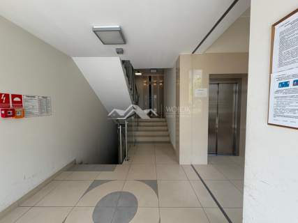 Komfortowe 3 pok balkon winda wyposażone Di Trevi