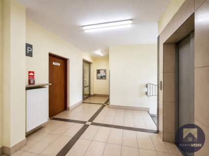 Mieszkanie 37 m oddzielna kuchnia Garaż