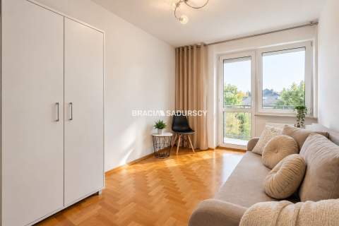 2 pok z duża kuchnią i balkonem ul. Szuwarowa