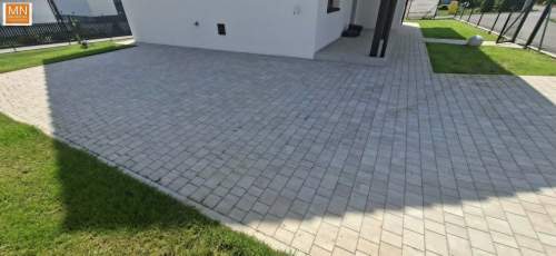 ŁUCZYCE,dom deweloperka z ogrodzeniem,piecem itp