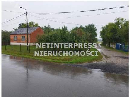 Sprzedaż działki we wsi Brzozowa, Tarłów-900 m2