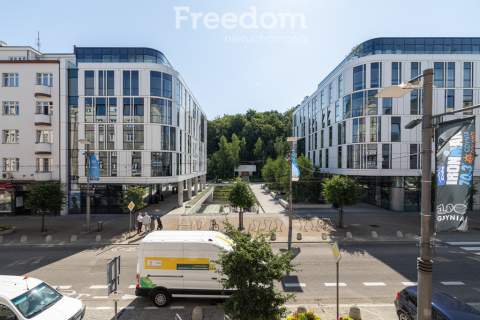 przy Baltic Plaza 3/4 gabinety winda