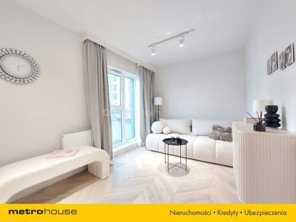 LUKSUSOWY APARTAMENT, 2 MJC POSTOJOWE, KOMÓRKA