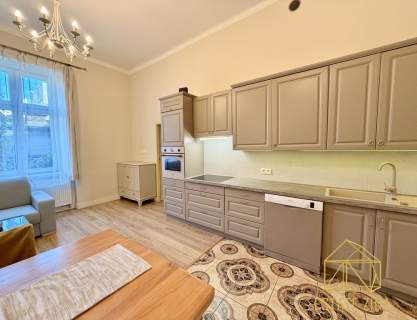 70 m 3 pokoje 1 piętro Kazimierz