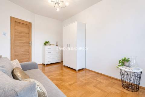 2 pok z duża kuchnią i balkonem ul. Szuwarowa