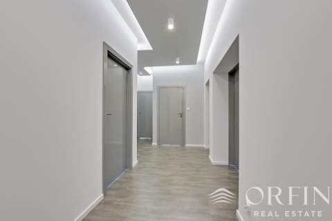Lokal biurowy-Gdynia Centrum-90 m2-5700 zł, wysoki