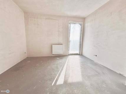 Dwa pokoje po remoncie w apartamentowcu na5piętrze