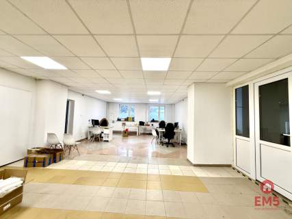 Lokal użytkowy 240 m2 parter