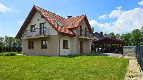 Dom z garażem w świetnej lokalizacji
