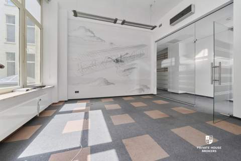 Na wynajem przestronny lokal 260 m2 Rynek 1 piętro