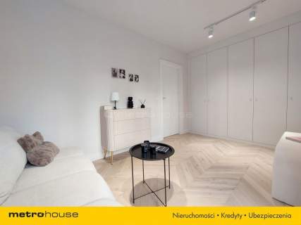 LUKSUSOWY APARTAMENT, 2 MJC POSTOJOWE, KOMÓRKA