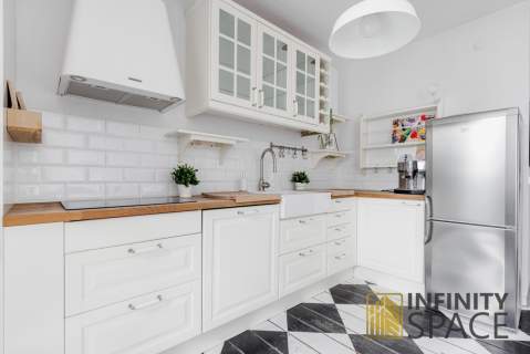 Unikatowy dwupoziomowy loft Praga Płd. Parking