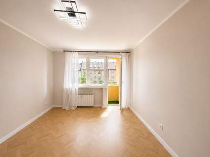 3 POKOJE GENERALNY REMONT 56,5 m WINDA