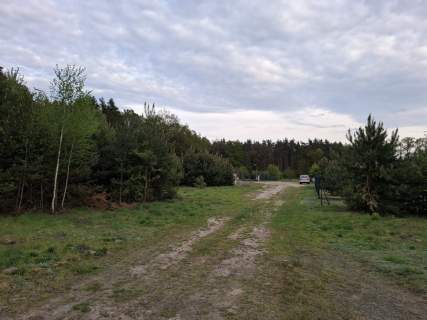 Działka budowlana 866m przy lesie.