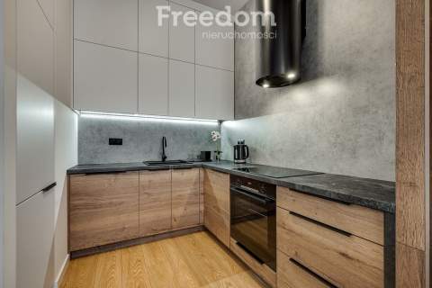 Apartament z balkonem Pierwsza Dzielnica