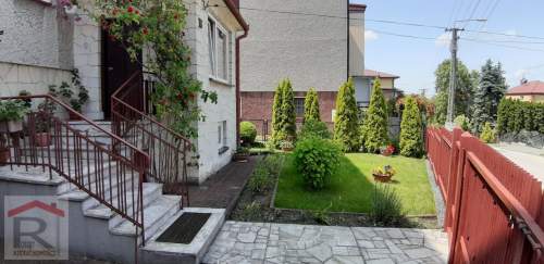 Dom rodzinny, na cichej ulicy