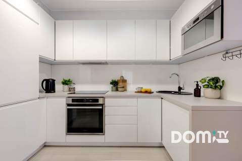 Nowoczesne, zadbane, taras, dwustronne, parking