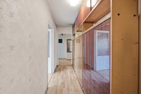 Pierwsze piętro Dwa pokoje Balkon