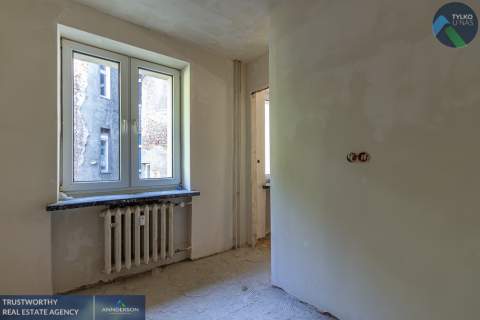 4-pokojowe mieszkanie przy Wawelu, balkon, piwnica