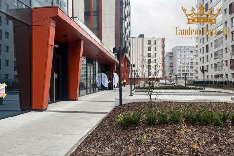 Prestiżowy showroom, usługi, light-gastro, 86 m2, Rondo D