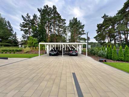 Nowoczesność połączona z naturą Dom przy Lesie
