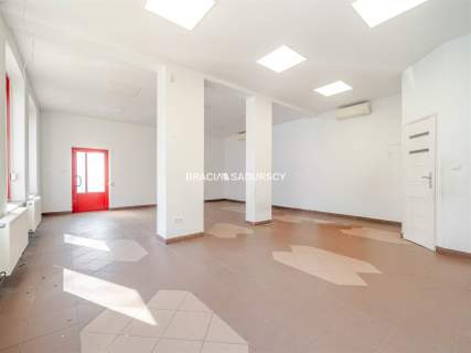 Budynek handlowo-mieszkanly Centrum Skawiny