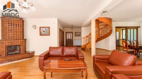 Dom wolnostojący 244 m 6 pokoi 16,2 ara