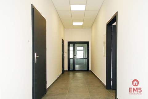 Budynek 1400 m2. Szkoła, fitness, gabinety