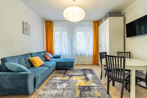 Przestronne 2 pokoje na Stokach 61,59m2, 1 piętro, duża piwnica