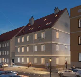 Rewitalizowana kamienica w ścisłym centrum Dzierżoniowa- Rynek
