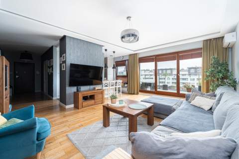 Stylowy apartament z tarasem i klimatyzacją