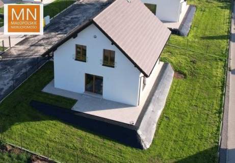 ŁUCZYCE,dom deweloperka z ogrodzeniem,piecem itp