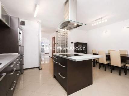 Dwupoziomowy apartament z balkonem os. zamknięte