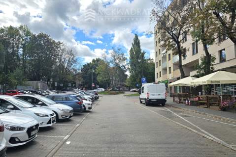 Lipowa na 1 piętrze na biuro, kancelarię, parking