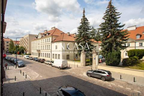 Przytulne mieszkanie z garażem, Ogród Krasińskich