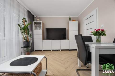 42m2 2 pokoje Blok Panorama Balkon