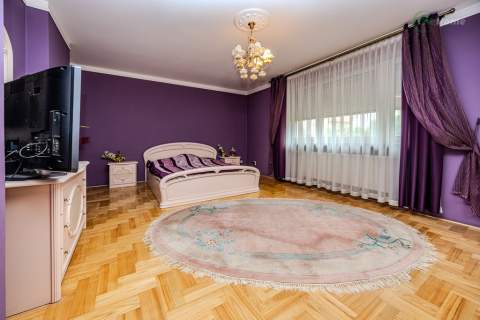 Targówek, dom mieszkalny, usługowy lub inwestycja.