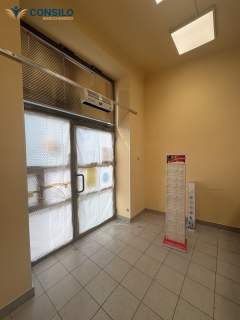 Lokal przy Hali Targowej 82 m2 Witryna