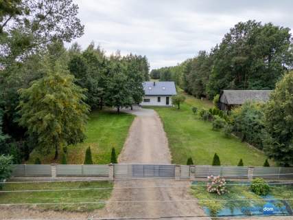 Dom w otuleniu lasu 180 M2 1.1 HA 20 min do Radomia