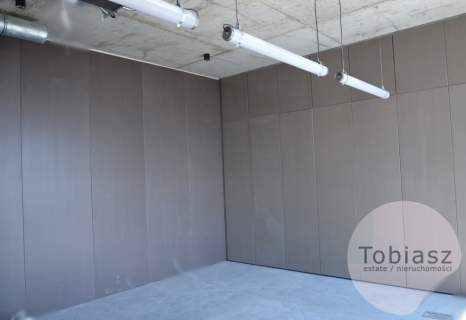 Industrialne biura /wysoki standard/ magazyn