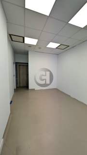 Lokal w atrakcyjnym centrum lekarskim -os. Górczyn