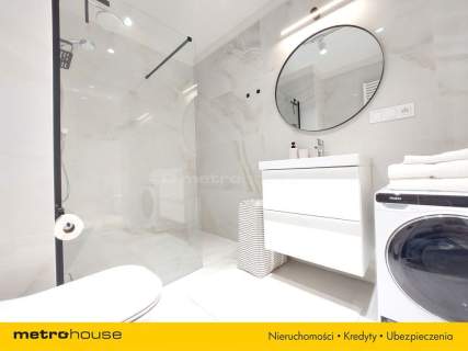 LUKSUSOWY APARTAMENT, 2 MJC POSTOJOWE, KOMÓRKA
